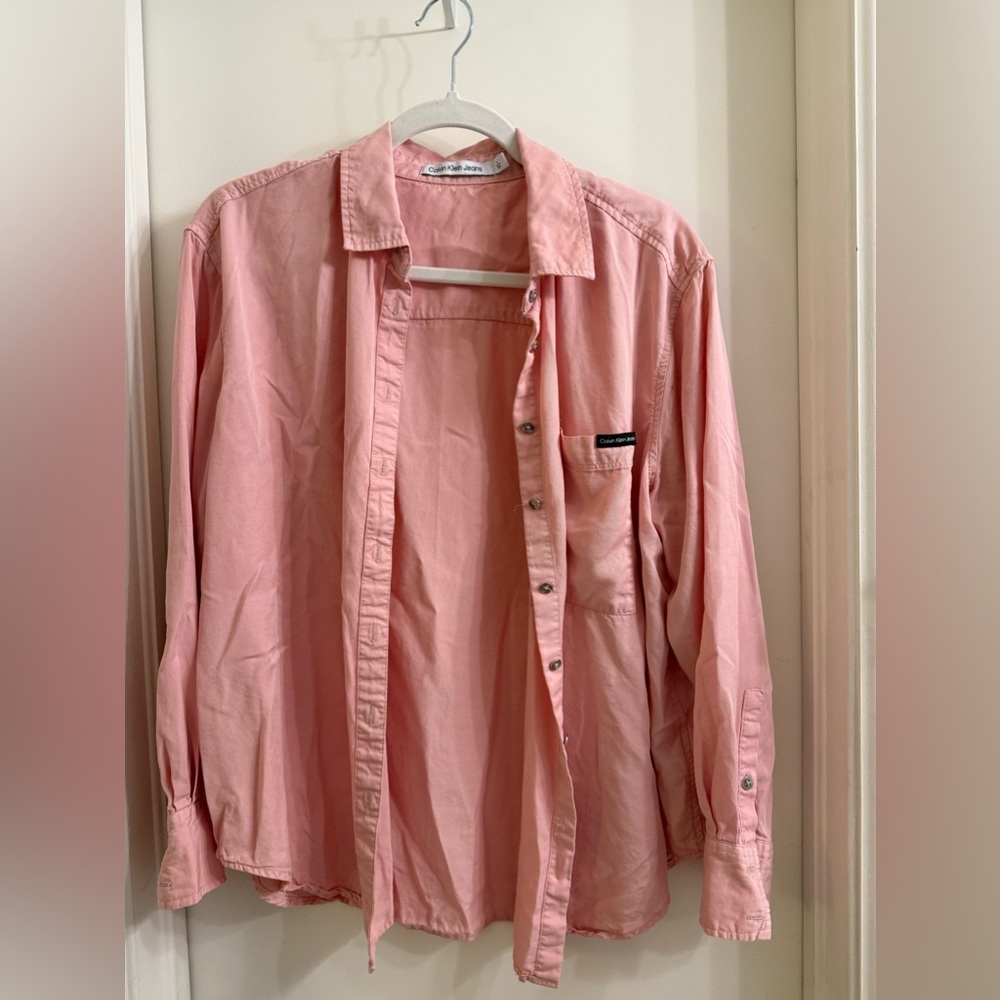Calvin Klein Pink Button Down Shirt with Long Sleeves and Casual Fit